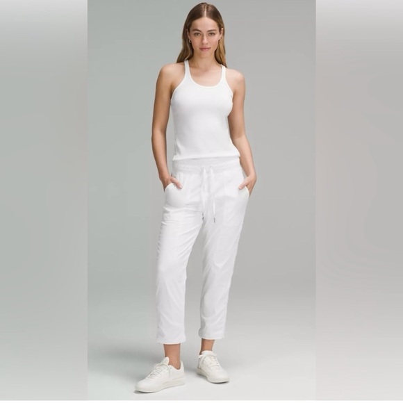 Lululemon MR dance studio crop size 4 White - Picture 1 of 8